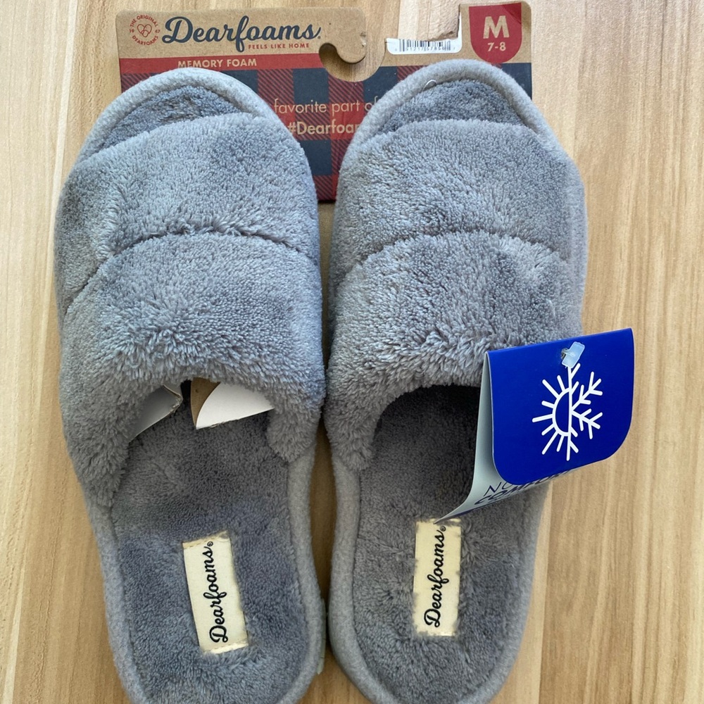 NWT Dearfoams Memory Foam Baby Blue Slippers Slides Plush Sz Medium 7 / 8 - Picture 1 of 7
